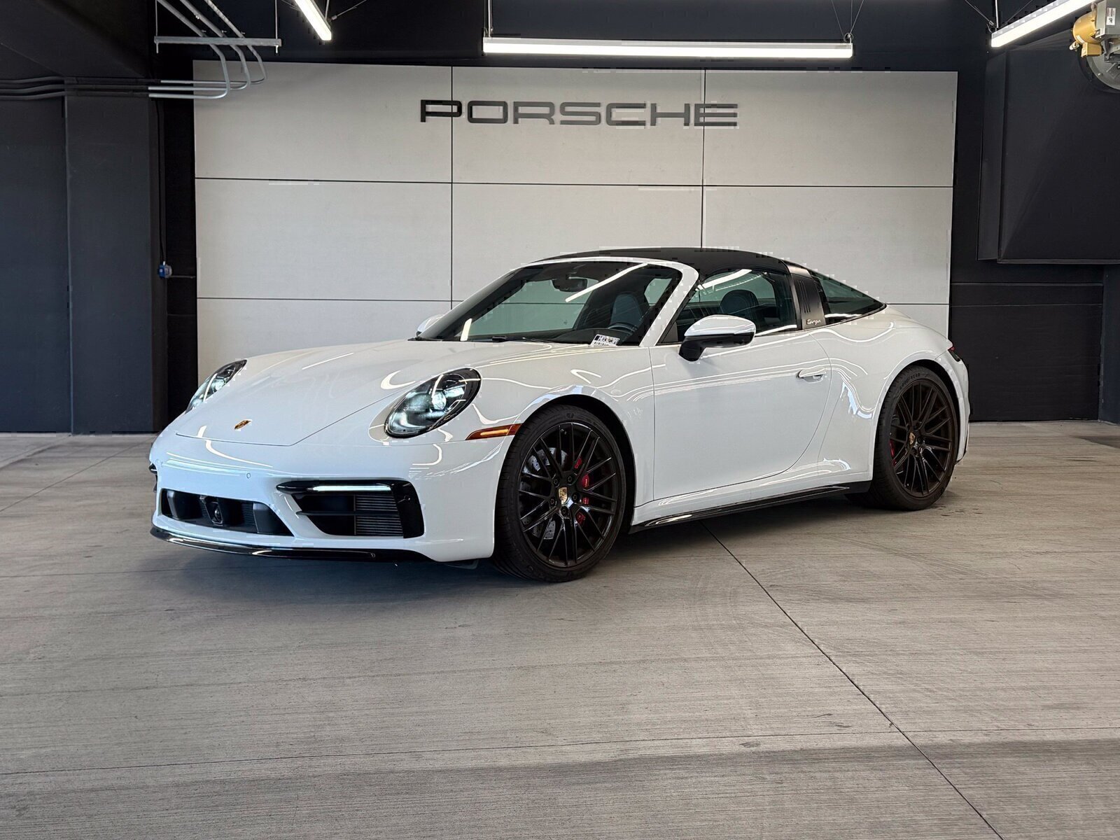 Certified 2021 Porsche 911 AWD/4WD image 1