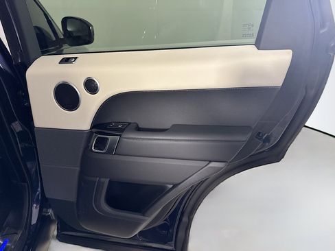 Used 2019 Land Rover Range Rover Sport HSE image 28