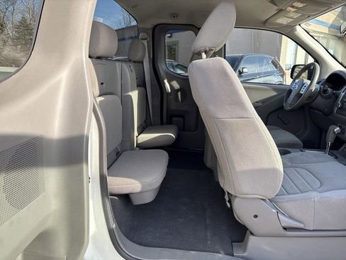 Used 2019 Nissan Frontier S image 28