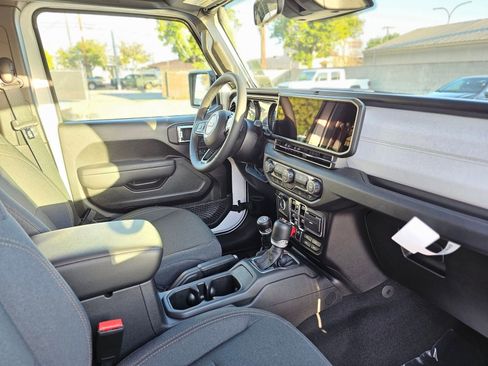 New 2026 Jeep Gladiator Willys AWD/4WD image 26