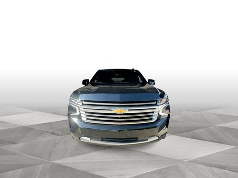 Used 2024 Chevrolet Suburban High Country AWD/4WD image 3