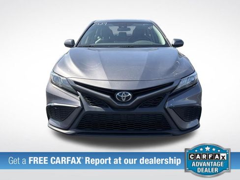 Used 2021 Toyota Camry SE w/ Carpet Mat Package (TMS) image 2