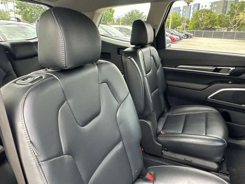 Used 2024 Kia Telluride S FWD image 13