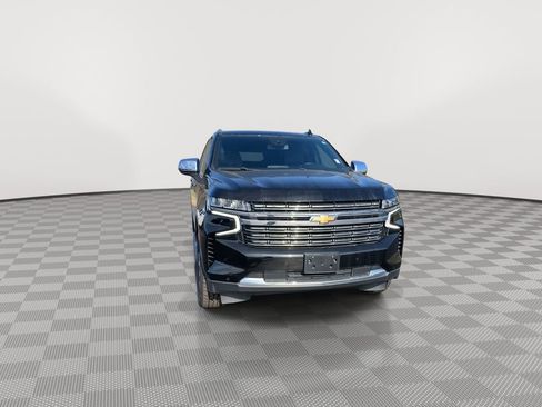 Used 2024 Chevrolet Suburban Premier image 3