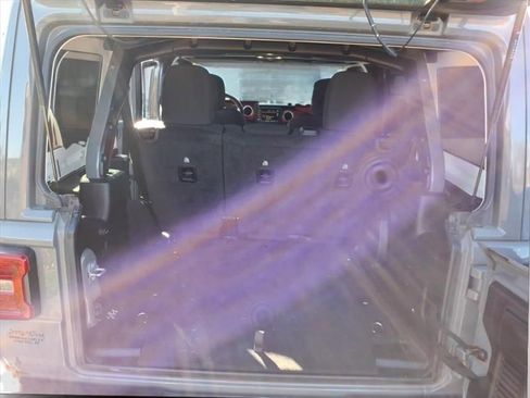 Used 2022 Jeep Wrangler Unlimited Rubicon w/ LED Lighting Group image 10