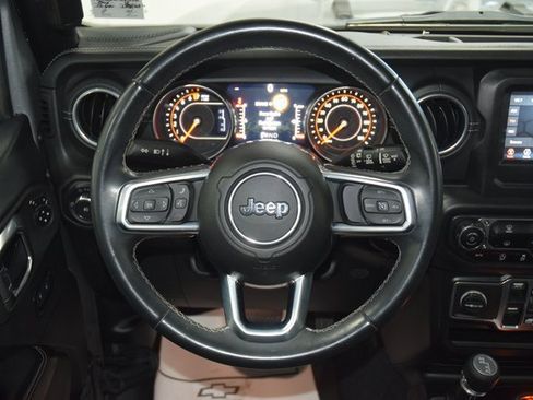 Used 2018 Jeep Wrangler Unlimited Sahara image 37