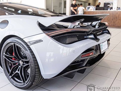 Used 2018 McLaren 720S Luxury image 18