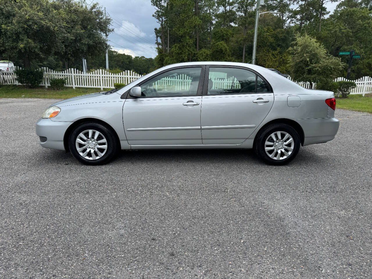 Used 2005 Toyota Corolla LE FWD image 3