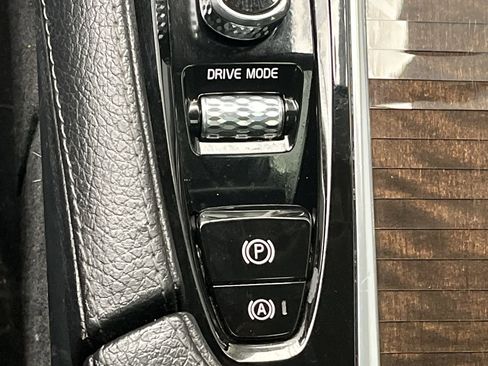 Used 2019 Volvo XC90 T5 Momentum w/ Advanced Package image 17