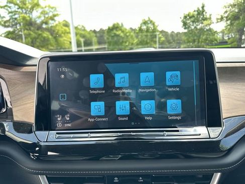 New 2025 Volkswagen Atlas SE image 16