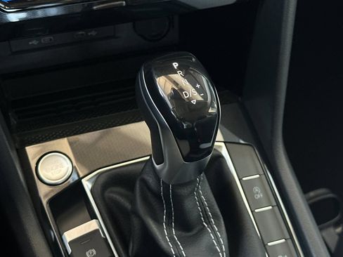 New 2026 Volkswagen Taos SE FWD image 19