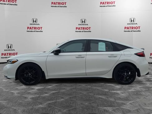 Used 2025 Honda Civic Sport image 2
