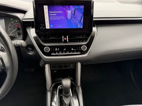Certified 2024 Toyota Corolla Cross SE w/ Moonroof Package image 11