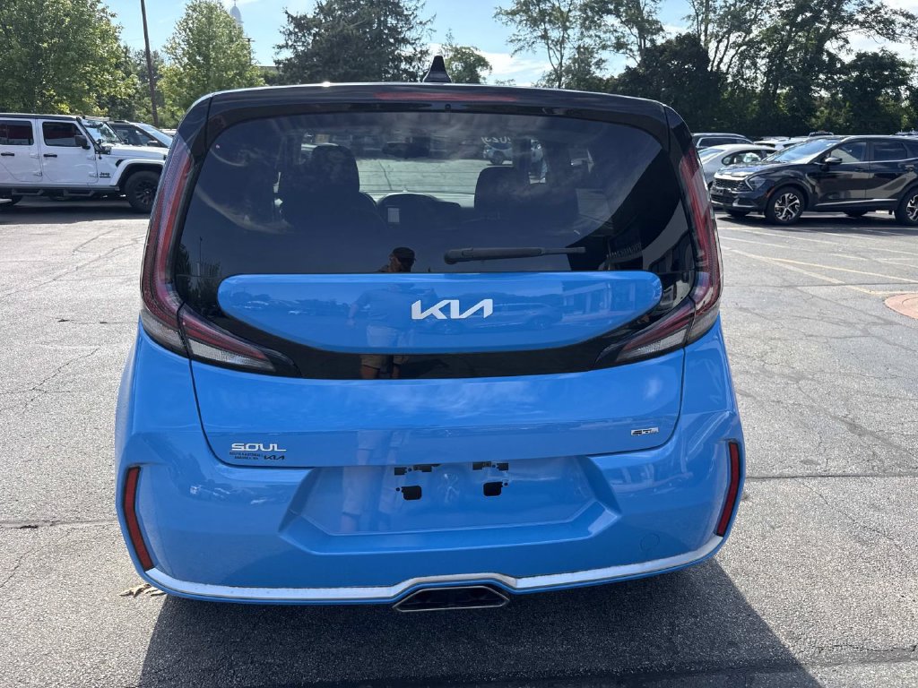 Used 2023 Kia Soul GT-Line FWD image 4