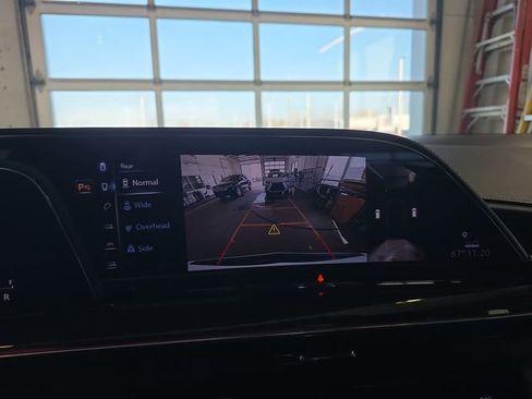 Certified 2024 Cadillac Escalade Sport Platinum image 26