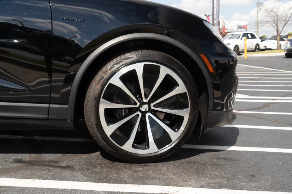 Used 2025 Porsche Macan 4 Electric AWD/4WD image 6