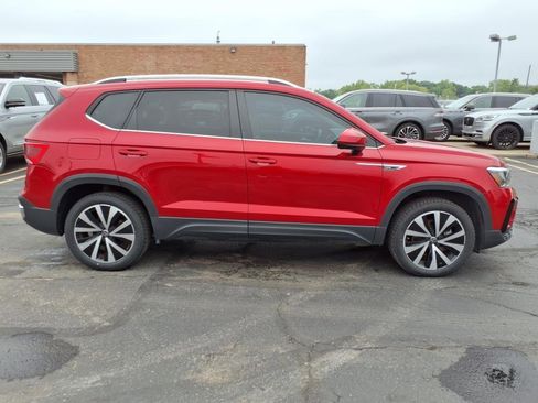 Used 2023 Volkswagen Taos SE image 8