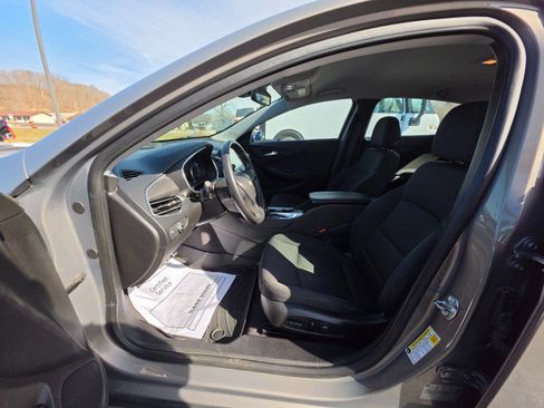 Used 2017 Chevrolet Malibu LT w/ Driver Confidence Package image 26