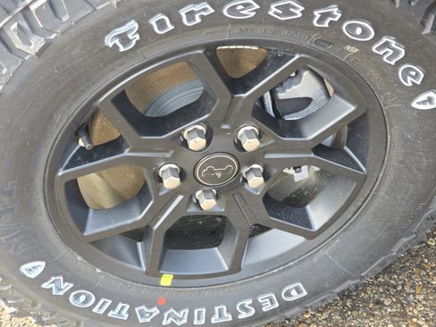 New 2026 Jeep Gladiator Sport image 18