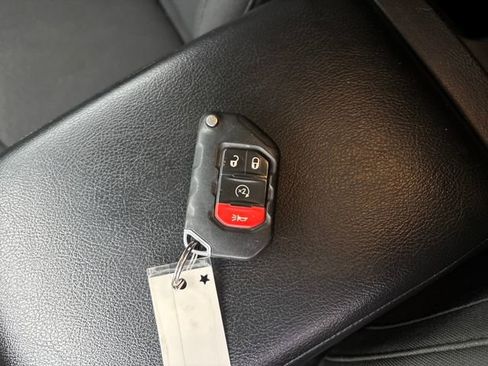 Used 2019 Jeep Wrangler Unlimited Sport S AWD/4WD image 5