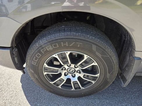 Used 2021 Nissan Titan SV w/ SV Convenience Package AWD/4WD image 4