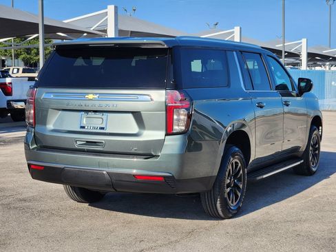 Used 2024 Chevrolet Suburban LT RWD image 5