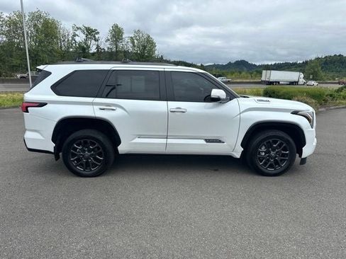 Used 2025 Toyota Sequoia Platinum AWD/4WD image 12
