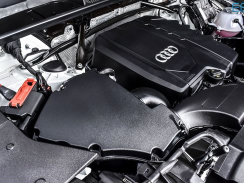 Used 2024 Audi Q5 2.0T Prestige w/ Prestige Package image 12