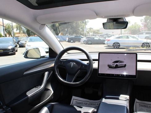 Used 2022 Tesla Model 3 Long Range AWD/4WD image 28