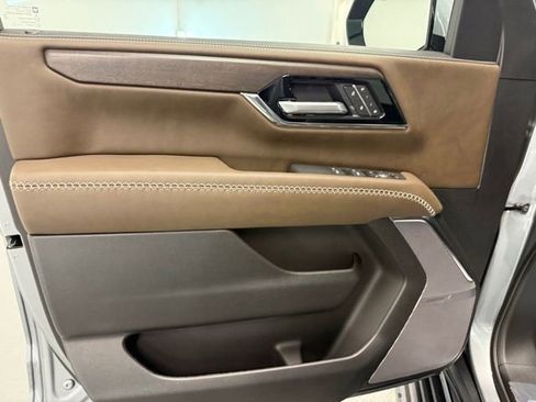 New 2026 GMC Yukon XL Denali Ultimate AWD/4WD image 13