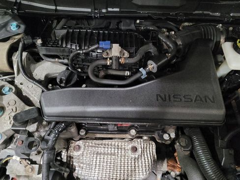 Used 2019 Nissan Rogue SV image 30