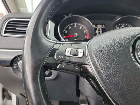 Used 2016 Volkswagen Jetta SEL w/ Lighting Package image 22