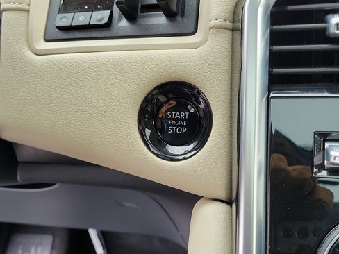 Used 2025 Nissan Armada Platinum Reserve image 28