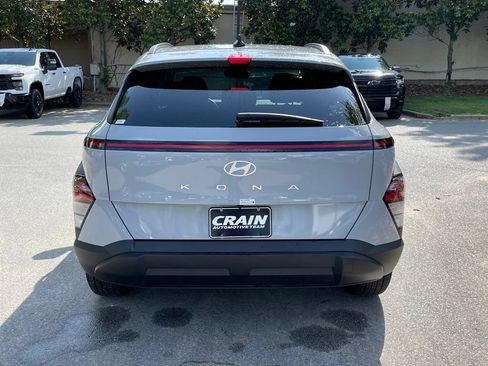 Used 2025 Hyundai Kona SEL FWD image 6