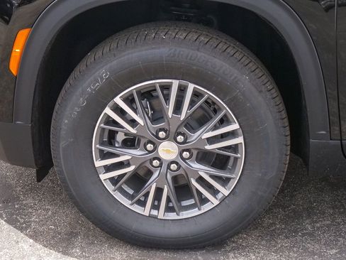 New 2026 Chevrolet Traverse LT w/ Driver Confidence Package FWD image 5