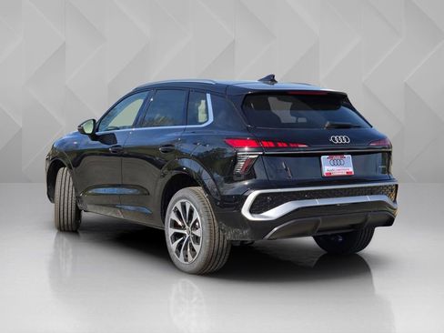 New 2026 Audi Q3 quattro 2.0T AWD/4WD image 4