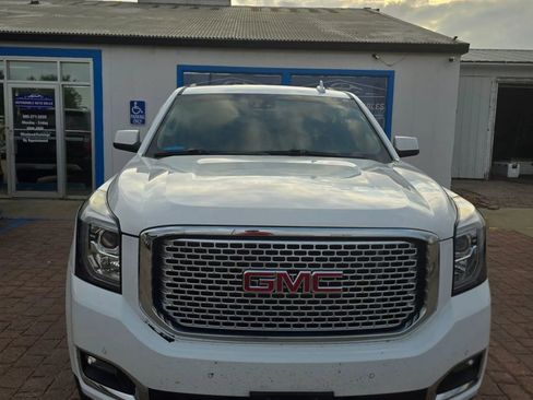 Used 2015 GMC Yukon XL Denali w/ Open Road Package image 3