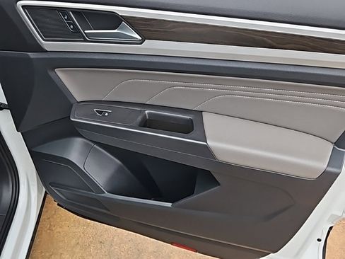 Used 2022 Volkswagen Atlas SE image 11