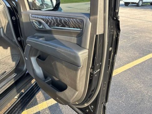Used 2023 GMC Yukon Denali w/ Denali Reserve Package AWD/4WD image 7