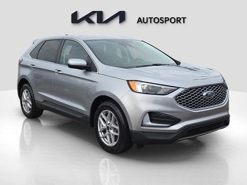 Used 2023 Ford Edge SEL image 3