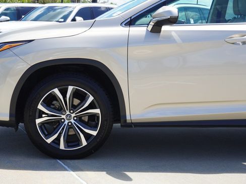 Used 2018 Lexus RX 350 FWD w/ Premium Package image 10