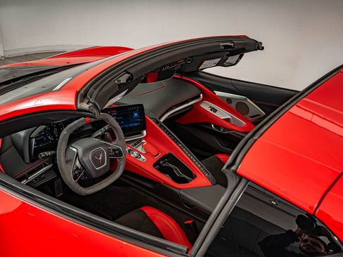 Used 2024 Chevrolet Corvette Stingray Preferred Cpe image 28