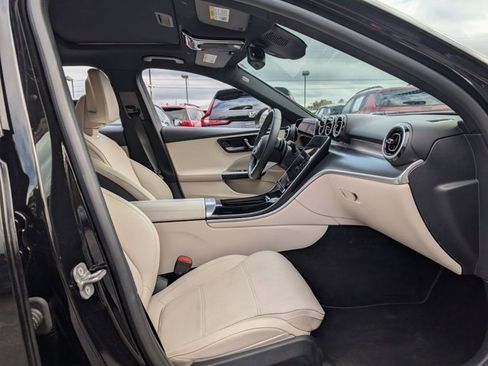Used 2025 Mercedes-Benz C 300 4MATIC Sedan image 31