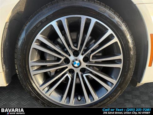 Used 2020 BMW 530i xDrive w/ Convenience Package image 9