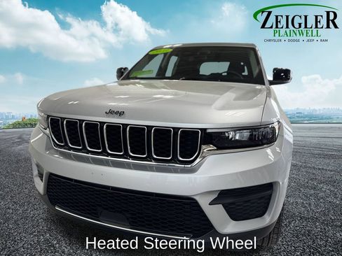 Used 2023 Jeep Grand Cherokee Laredo w/ Luxury Tech Group I AWD/4WD image 9
