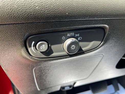 Used 2025 Buick Encore GX Preferred w/ Advanced Technology Package FWD image 30