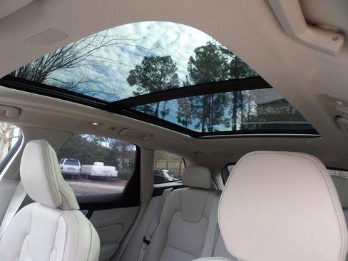 New 2026 Volvo XC60 B5 Ultra w/ Protection Package Premier image 15