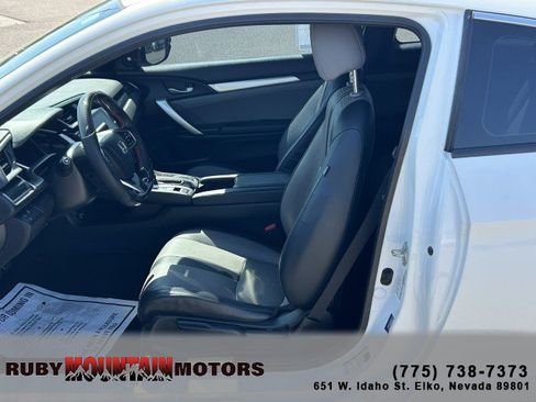 Used 2016 Honda Civic Touring image 11