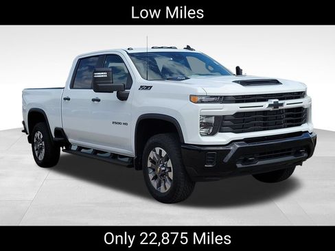Used 2024 Chevrolet Silverado 2500 Custom w/ Custom Value Package AWD/4WD image 2
