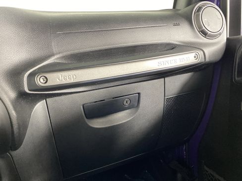 Used 2018 Jeep Wrangler Unlimited Sport S image 31